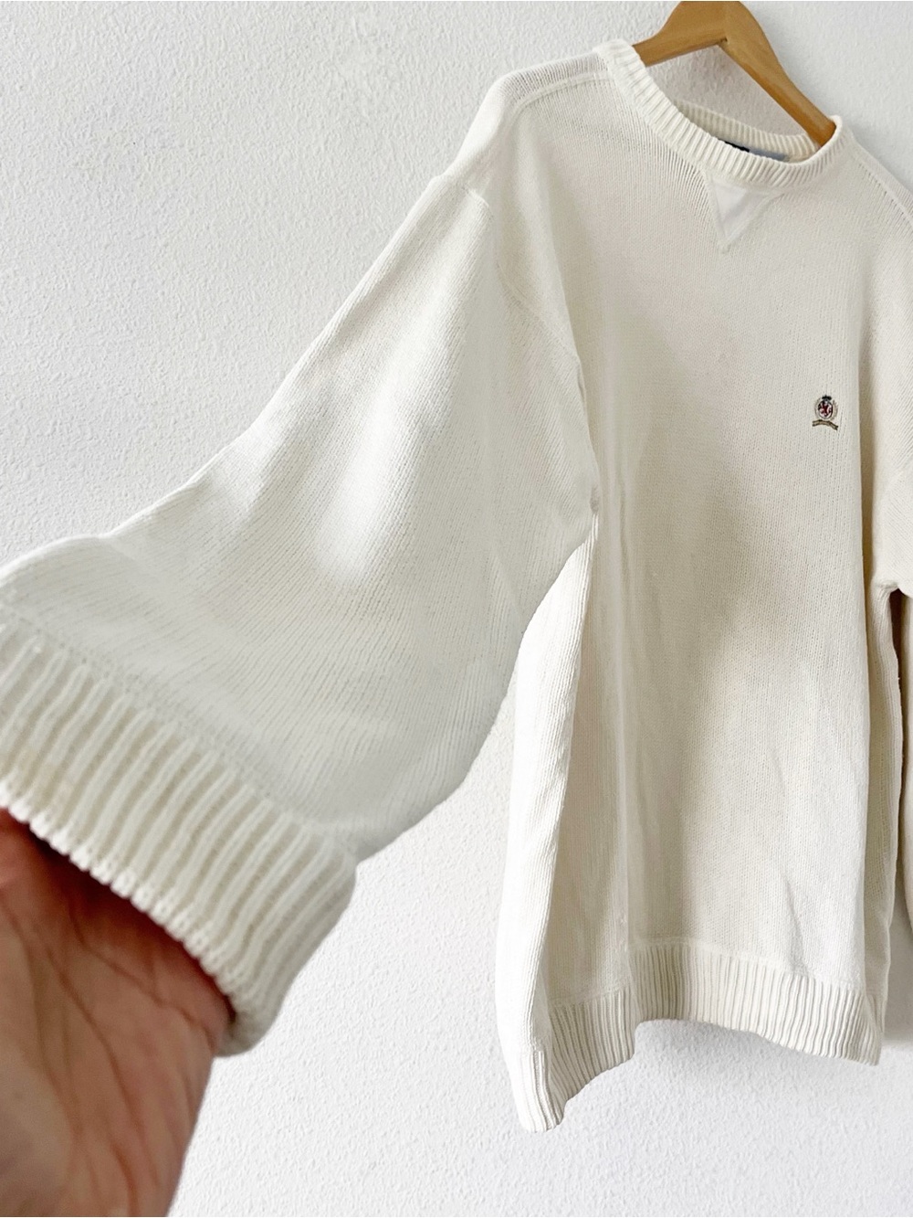 Vintage Tommy Hilfiger Ivory Men’s Large Preppy 90s Knit Crewneck Sweater - Picture 4 of 8